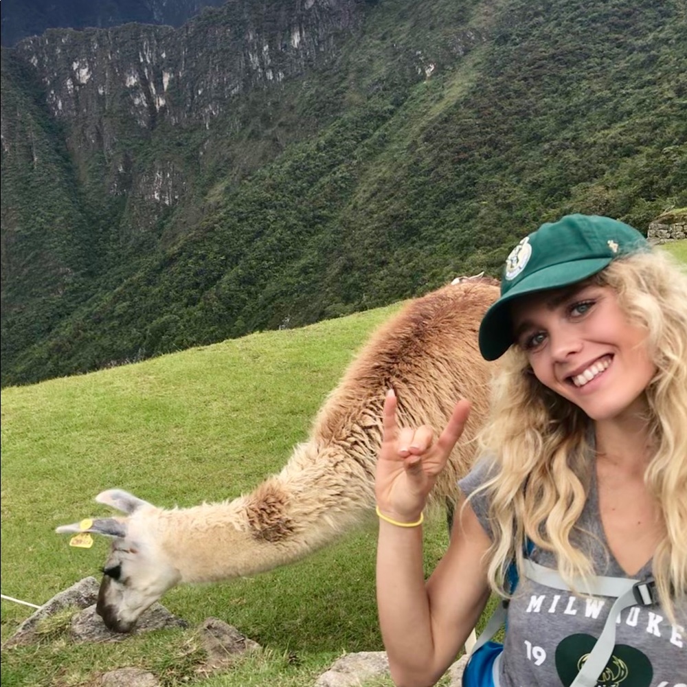 Meet your Posher, Abby